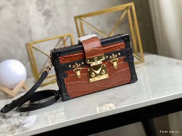 Frstbag ru VUITTON MALLE PETITE LOUIS 0521
